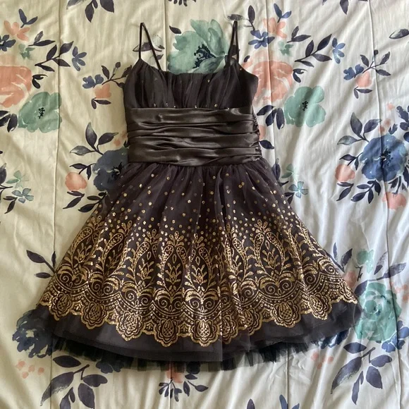 Grey dress with gold design